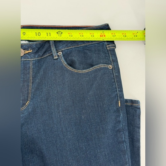 Eddie Bauer Slightly Curvy Bootcut Jeans - Picture 4 of 12